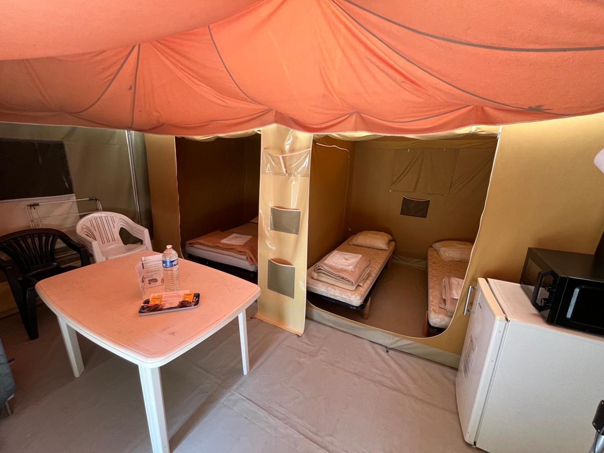 Camping De מונלואי-סור-לטאר מראה חיצוני תמונה